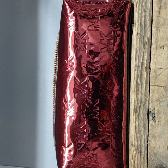 ❤️Michael Kors Shiny Red Travel Cosmetic Case Nwt❤️ - Picture 4 of 11